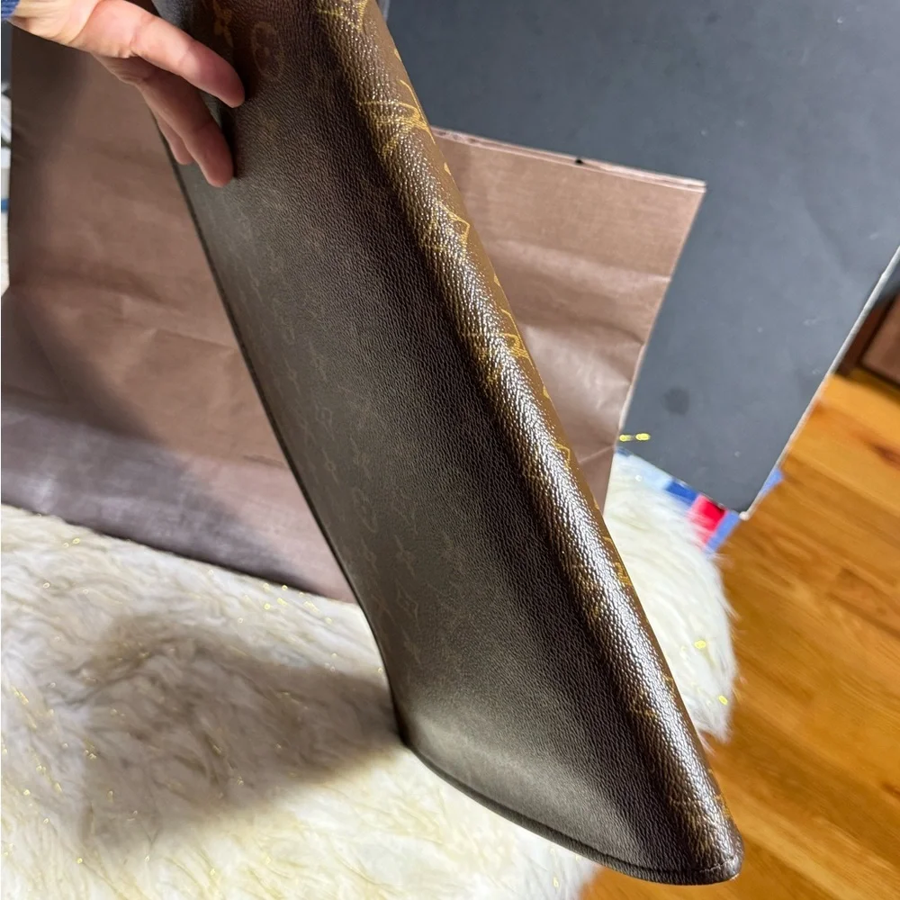 Louis Vuitton Poche Document Case for Ipad Laptop with free duster & Paperbag